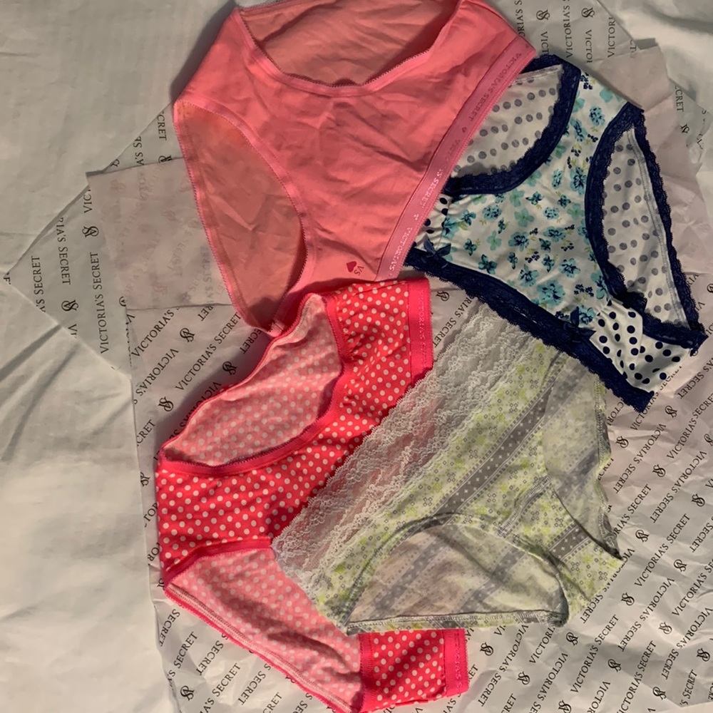 Victoria Secret - Picture 1 of 9